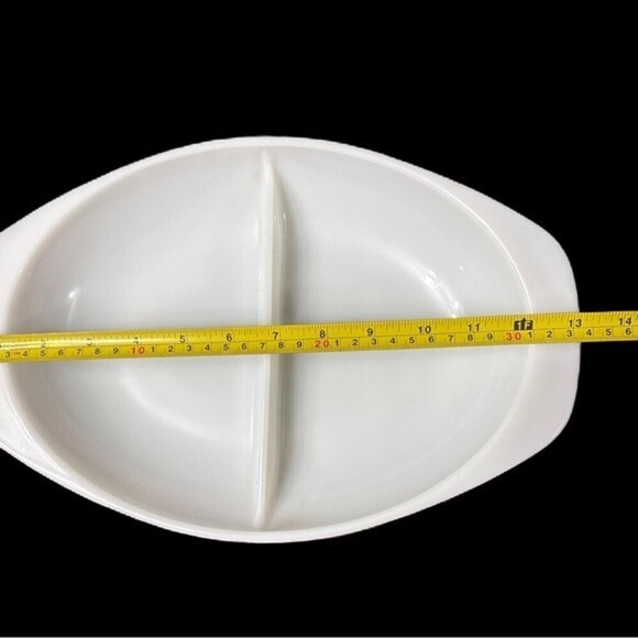 Vintage Pyrex Oval Divided Casserole‎ Dish - Picture 8 of 16